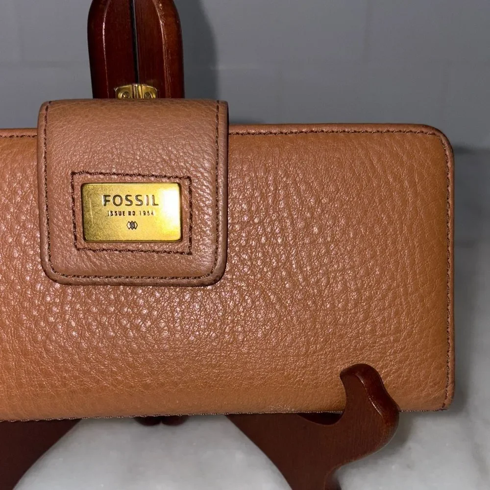 Fossil Wallet Leather Quinn Slim Wristlet Clutch Bi-Fold Pebbled Leather Wallet